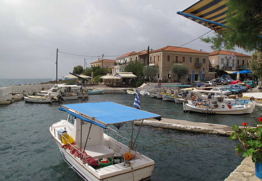 Agios Nikolaos - Peloponnese. Hotels & Information